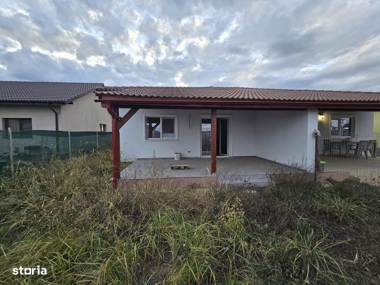 Casă cu 3 camere cu Teren 330 Mp în Moșnița Nouă