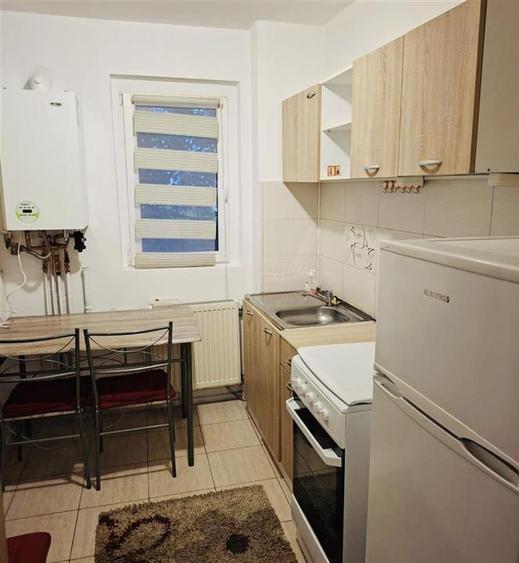 Apartament cu 2 camere nedecomandat, mobilat în Central