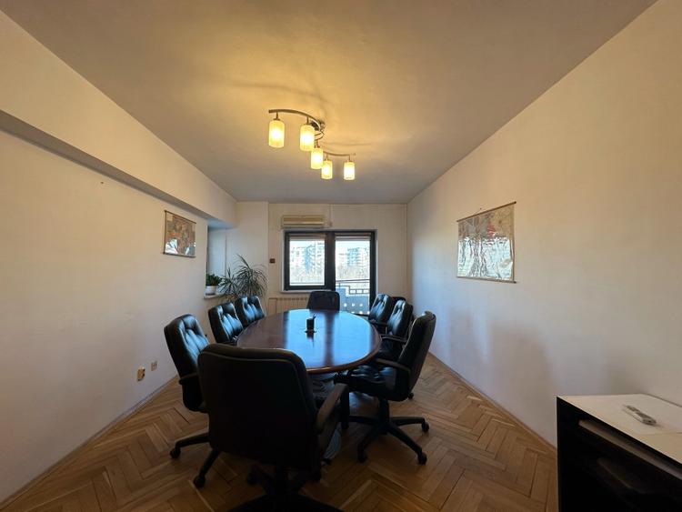 Apartament cu 3 camere decomandat, mobilat în P-ța Unirii