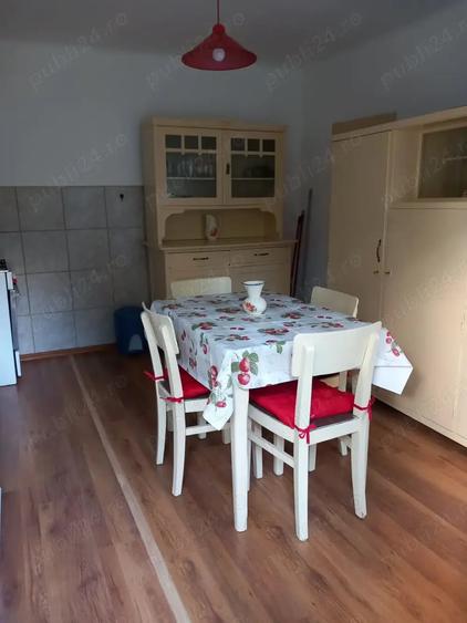 Casă cu 5 camere cu Teren 1600 Mp în Schei