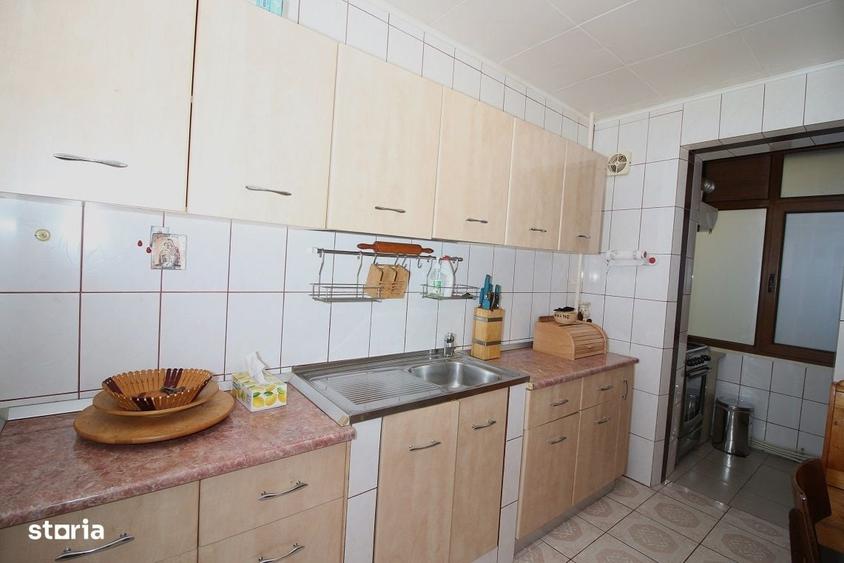 Apartament cu 3 camere decomandat în Alecu Russo