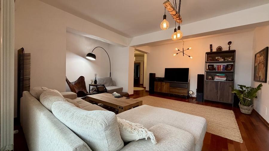 Apartament cu 3 camere semidecomandat, mobilat în Ultracentral