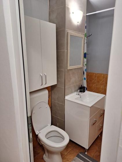 Garsonieră decomandată în Central