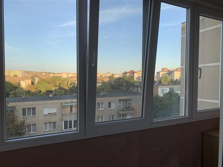 RECO  Apartament 3 camere tip B de inchiriat in Rogerius 66 mp, etaj 6, lift si - 10