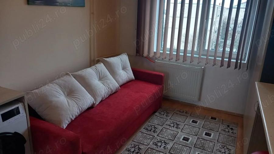 Garsonieră decomandată în Central