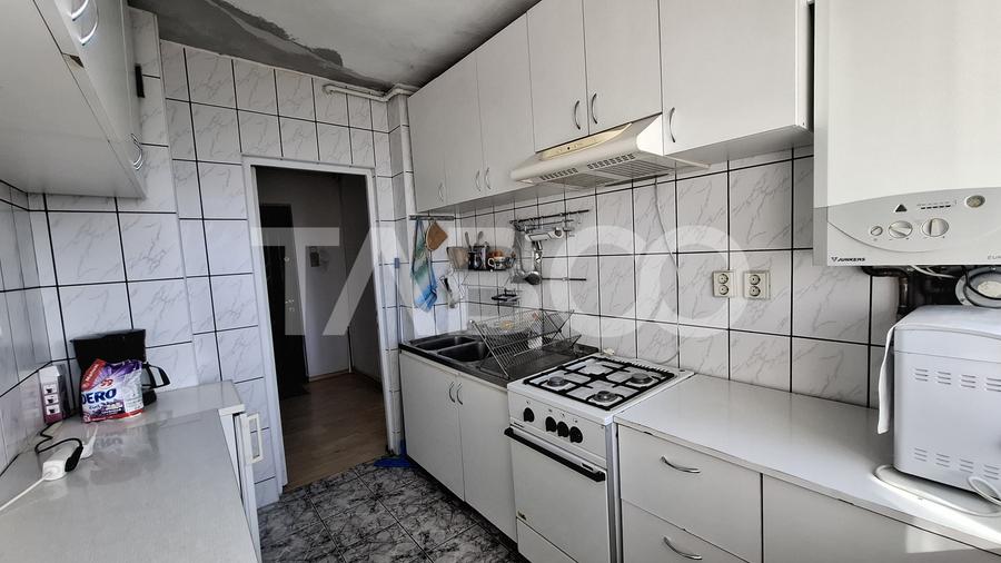 Apartament cu 3 camere decomandat, mobilat în Mihai Viteazul