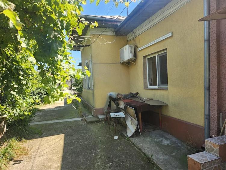 Casă cu Teren 1000 Mp în Cățelu