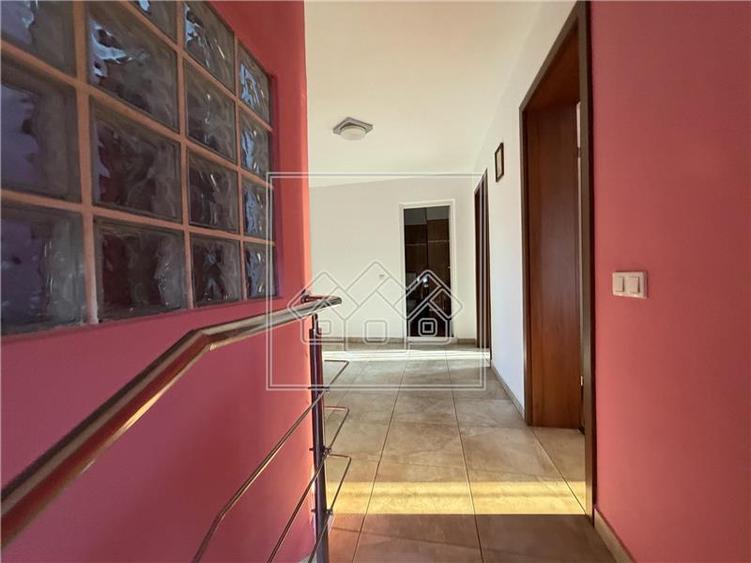 Duplex cu 5 camere cu Canalizare în Cârțișoara