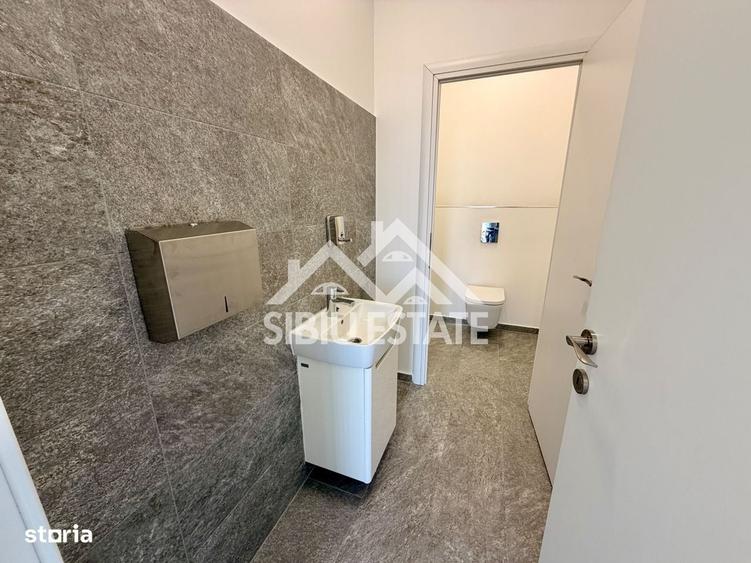 Spațiu comercial, de 205 mp, în Central