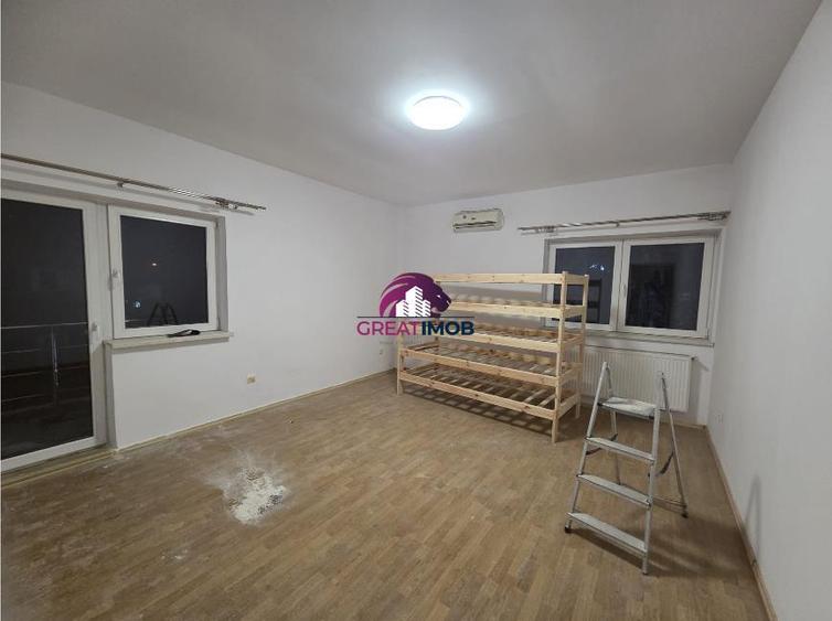 Apartament cu 3 camere decomandat, mobilat în Ultracentral