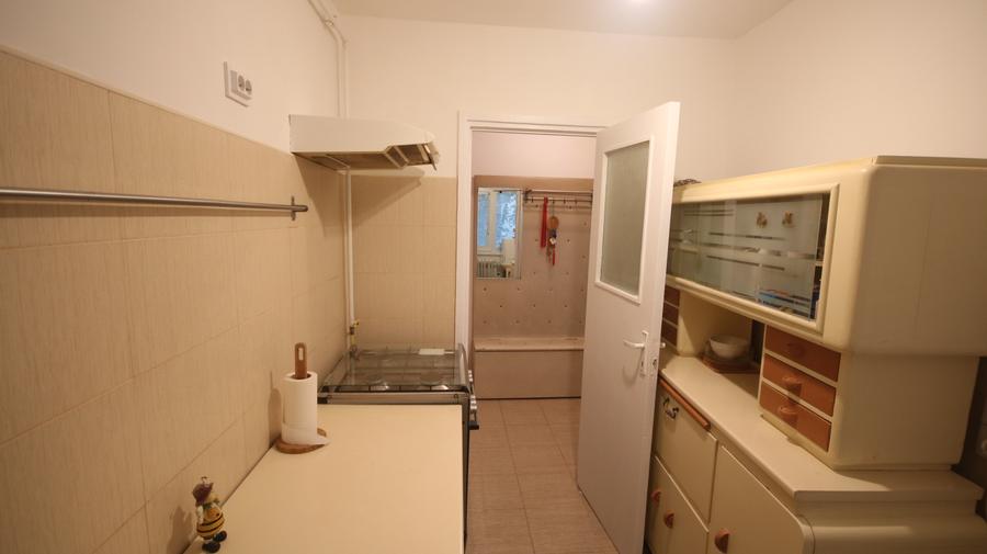 Apartament cu 4 camere decomandat în Șagului