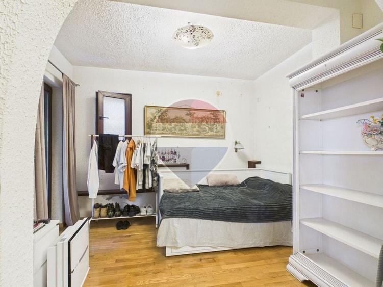 Proprietate unică formată din doua apartamente vila B-dul Primaverii - 13