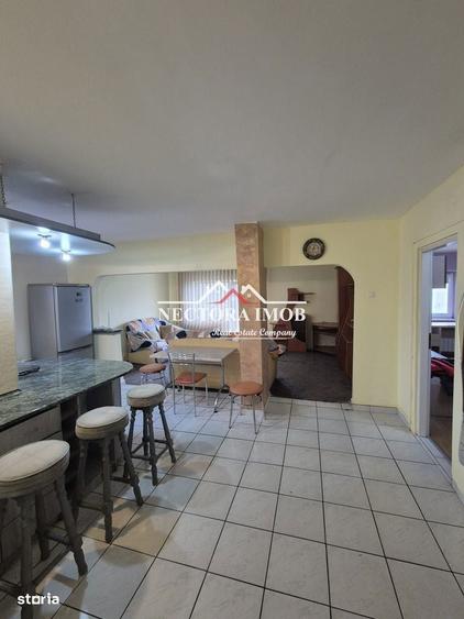 Apartament cu 3 camere decomandat în Decebal