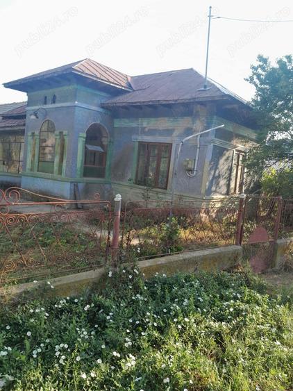 Casă cu 6 camere cu Teren 5000 Mp în Pietroșani
