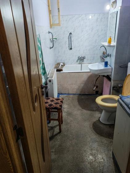 Garsonieră decomandată în Central