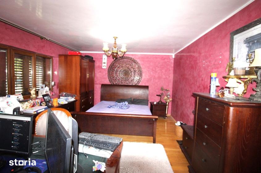 Casă cu 5 camere cu Teren 1003 Mp în Central