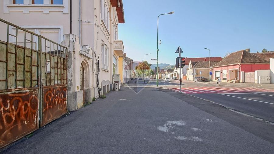 Spațiu comercial, de 120 mp, în Blumăna