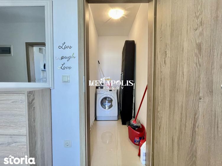 Apartament cu 2 camere decomandat în Tractorul