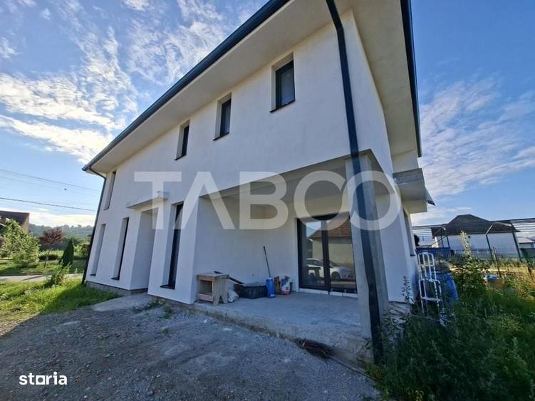 Casă cu 4 camere decomandat cu Teren 300 Mp în Veștem