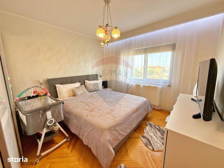 Apartament cu 3 camere semidecomandat, mobilat în Aurel Vlaicu