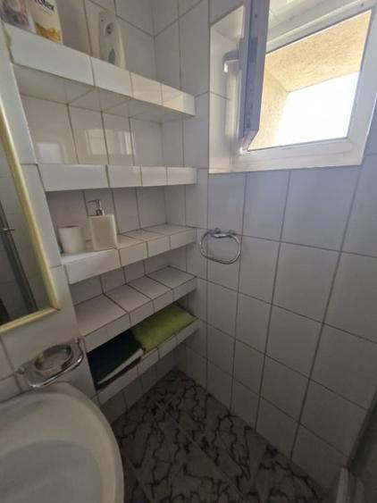 Apartament cu 2 camere semidecomandat, mobilat în P-ța Victoriei