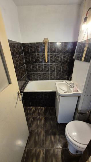 Apartament cu 3 camere în Cetate