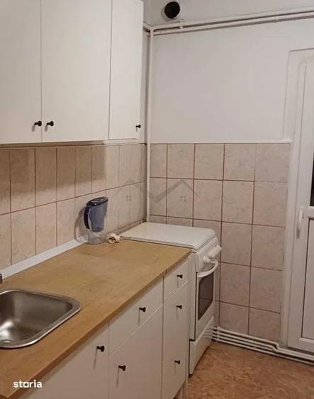 Apartament cu 3 camere decomandat în Albești