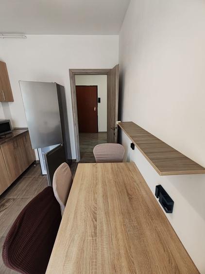 Apartament cu 3 camere decomandat, mobilat în Metalurgiei