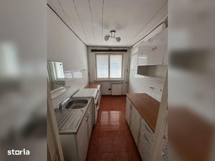 Apartament cu 3 camere decomandat în Valea Rosie