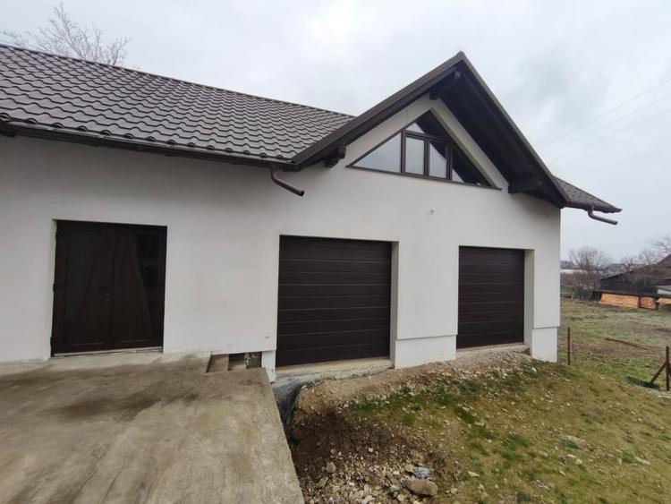 Casă individuală cu 7 camere cu Garaj în Marginea