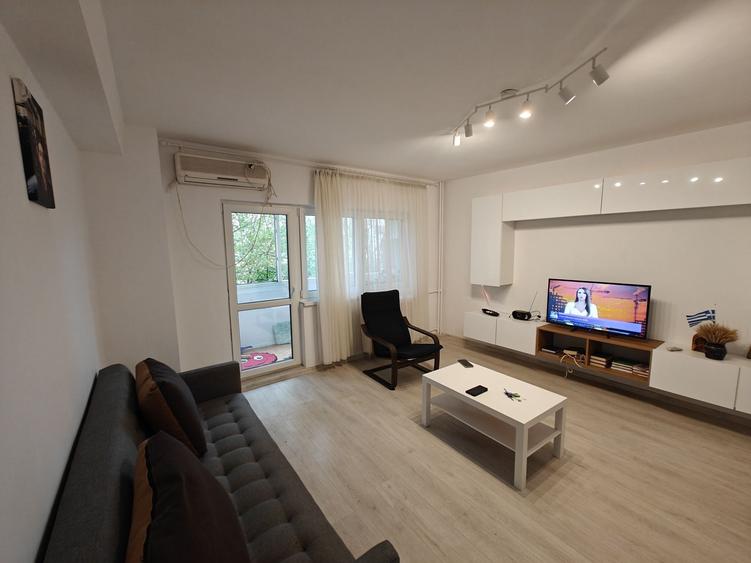Apartament cu 2 camere semidecomandat în Baicului