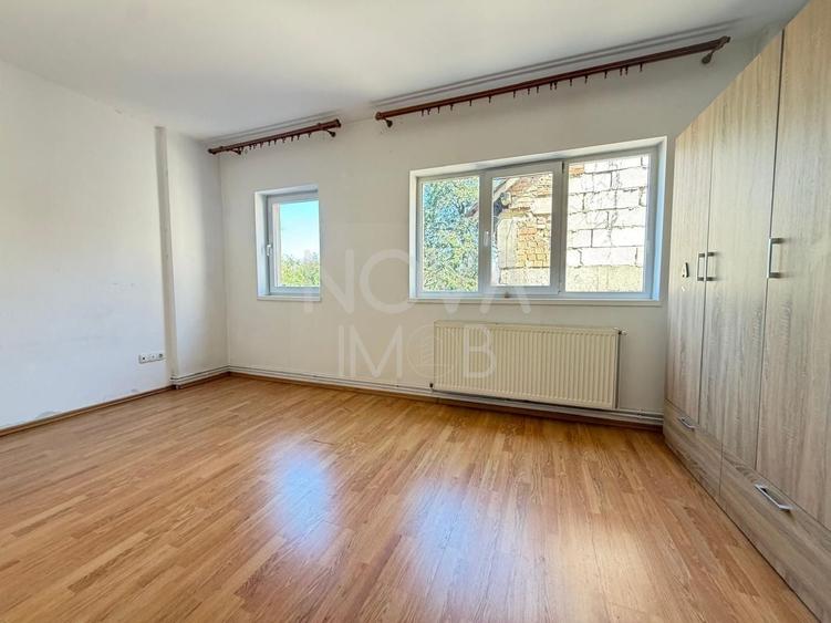 Apartament 3 camere de inchiriat, Str. Stefan Cel Mare - 9