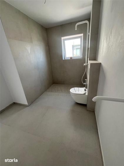 Apartament cu 4 camere decomandat în Dumbrăvița