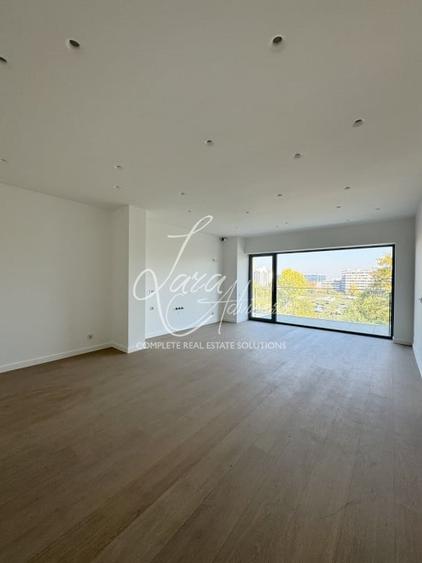 Apartament cu 3 camere semidecomandat în Barbu Văcărescu