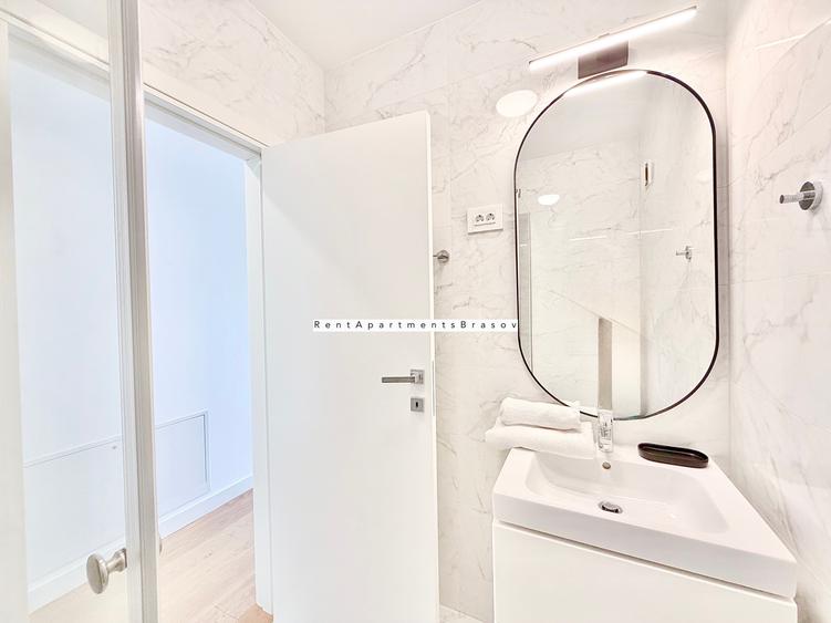 Apartament cu 3 camere în Drumul Poienii