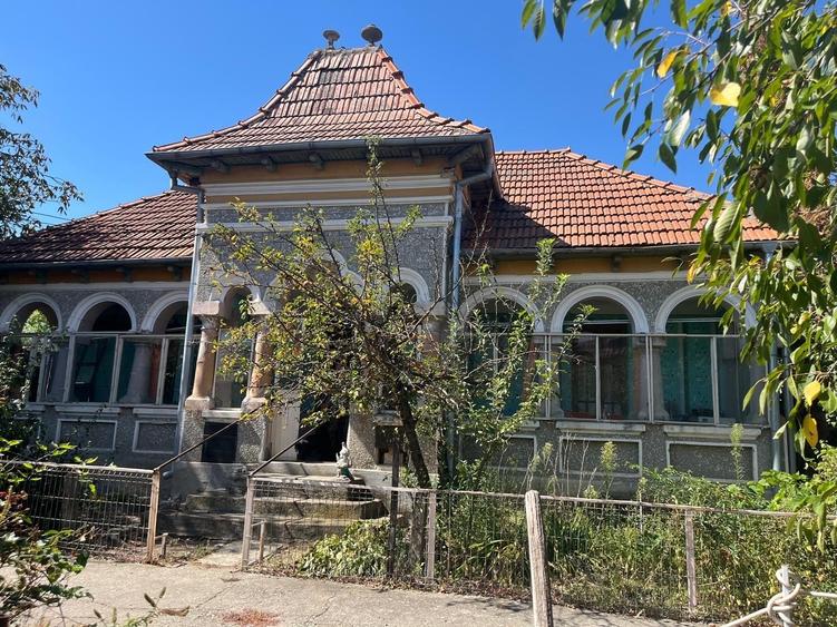 Casă cu 2 camere în Lungești