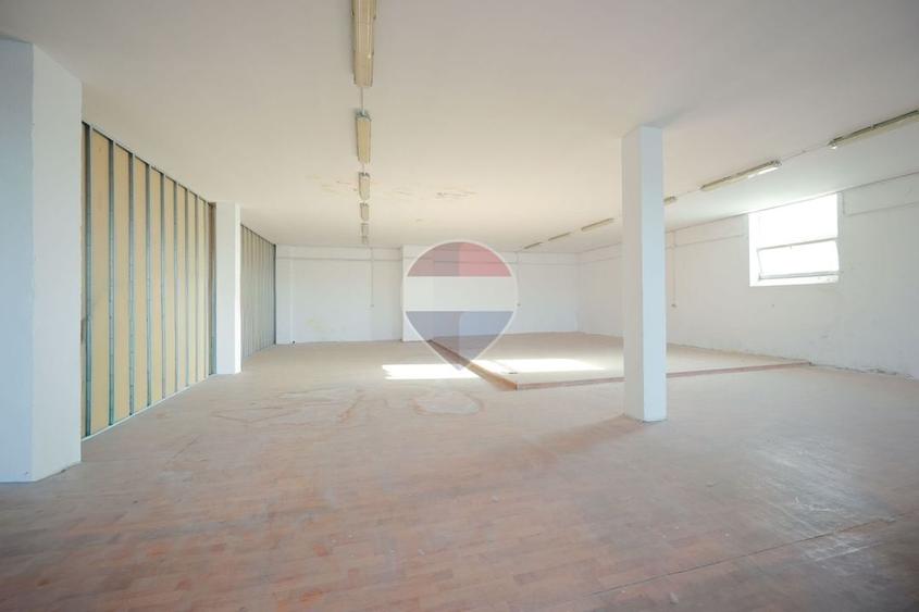 Spațiu industrial, de 479 mp, în Central
