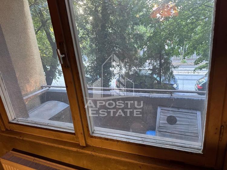 Apartament cu 4 camere decomandat, mobilat în Complex Studențesc