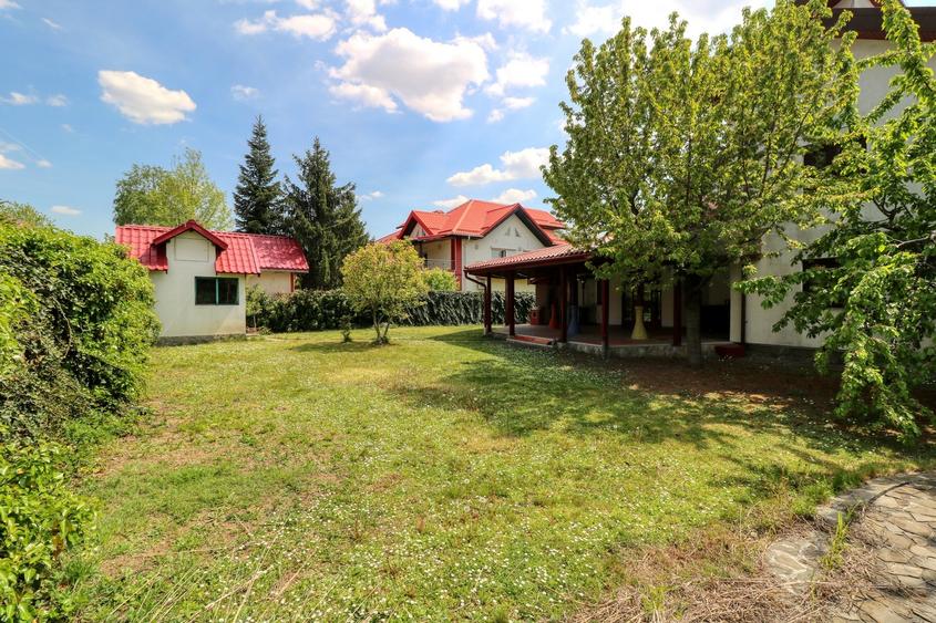 Casă individuală cu 7 camere cu Canalizare în Chiajna