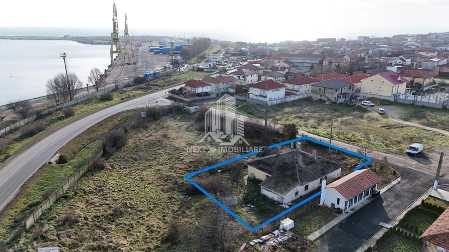 Casă individuală cu 8 camere cu Canalizare în Nord