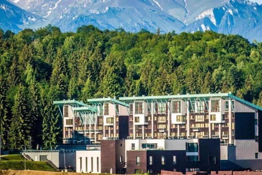 Apartament cu 3 camere decomandat, mobilat în Poiana Brașov