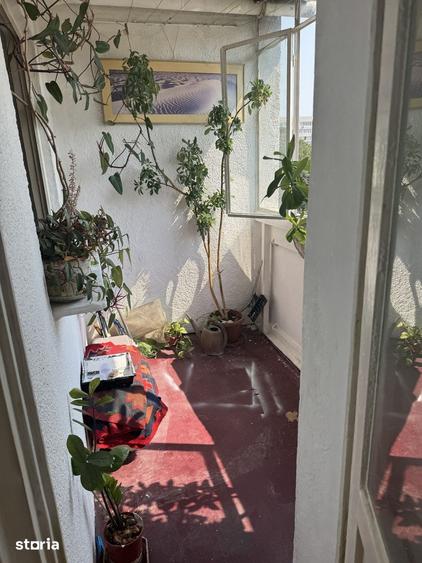 Apartament cu 3 camere semidecomandat în Titan