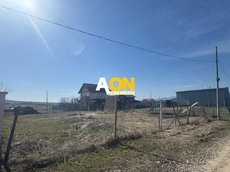 Teren Construcții intravilan de 402 mp, în Oarda