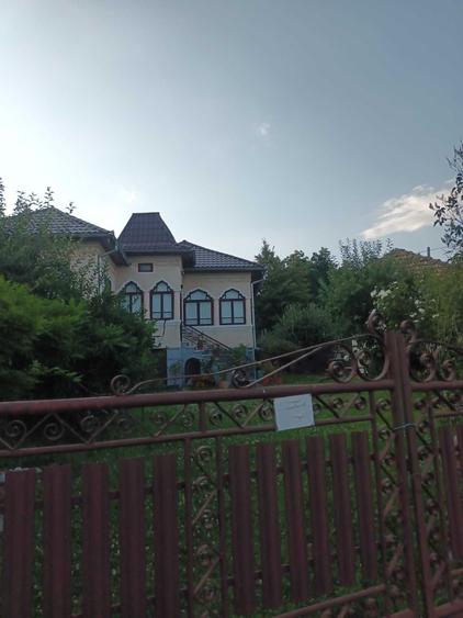 Casă cu 4 camere în Cetățeni
