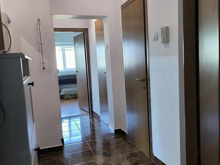 Apartament cu 2 camere decomandat în Arcul de Triumf