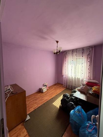 Apartament cu 3 camere decomandat, mobilat în Bogdan Vodă