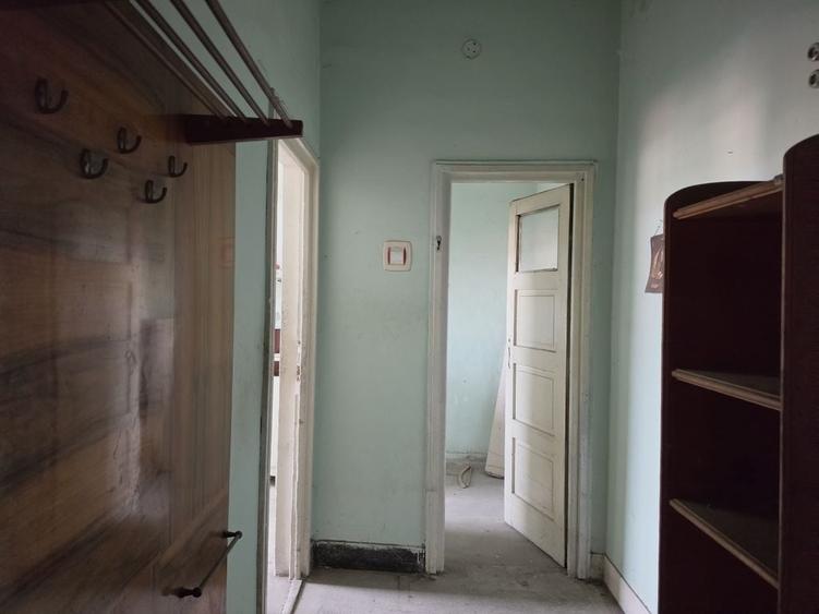 Apartament cu 2 camere nedecomandat în Brașovul Vechi