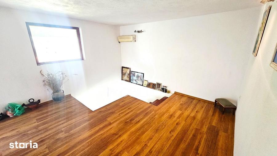 Casă cu 4 camere cu Teren 4062 Mp în Runcu