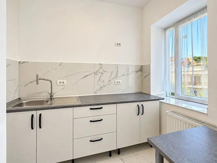 Apartament 2 camere, recent renovat, etaj 1, Bulevardul Revolutiei - 12