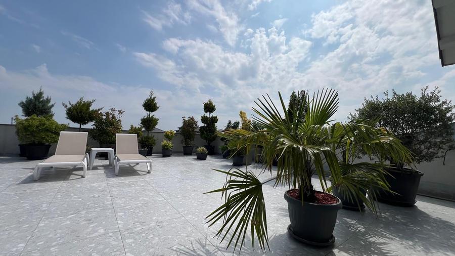 Penthouse cu 4 camere decomandat, mobilat în Prelungirea Ghencea